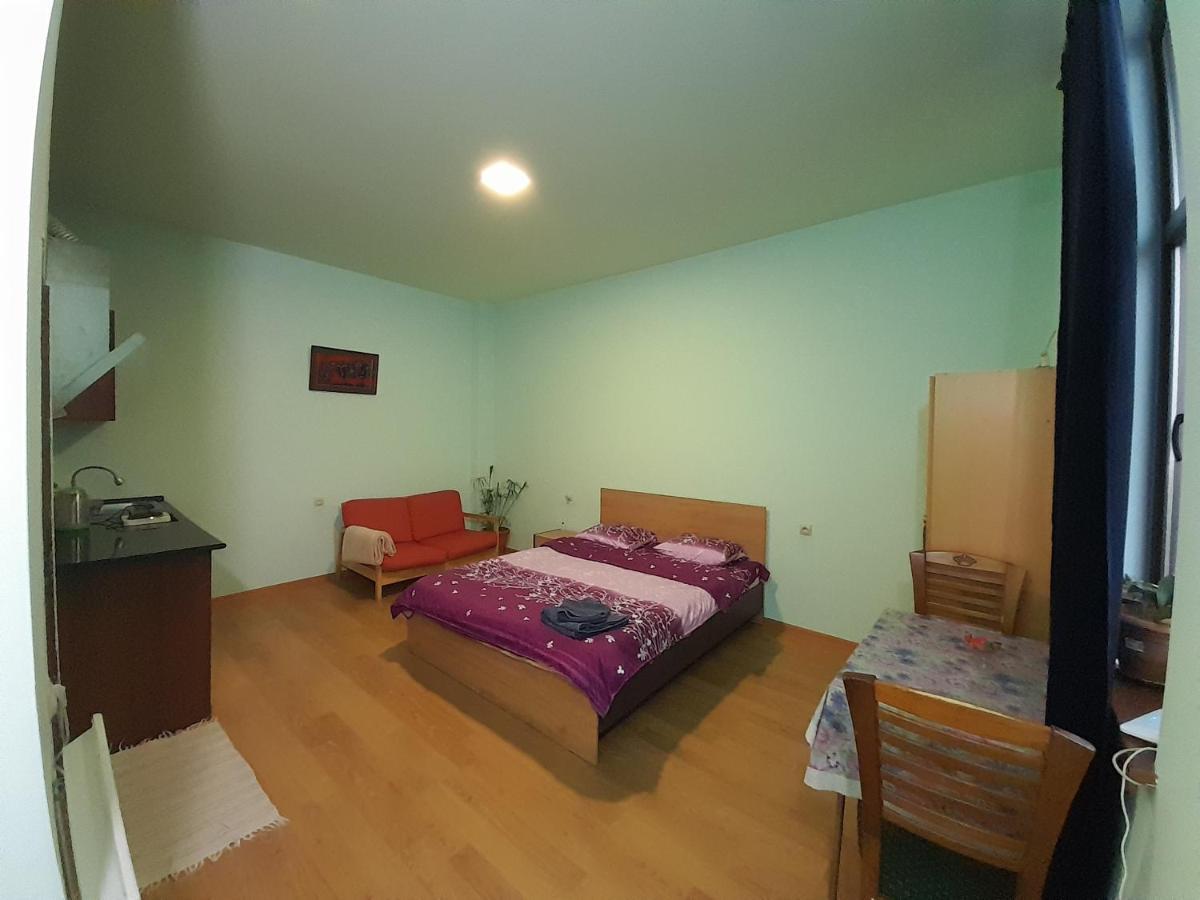 Art Guest House In Kaskad Yerevan Ngoại thất bức ảnh